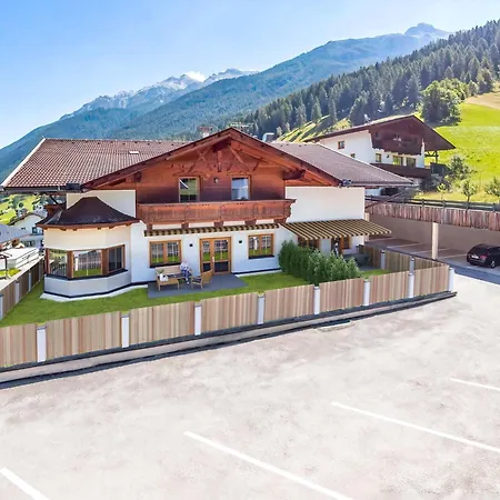 In Stubaital Near Lift, Cleaning Included Нойштіфт-ім-Штубайталь